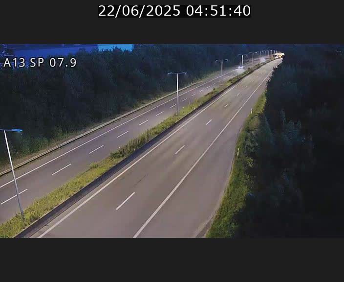 <h2>Traffic live webcam Luxembourg Jonction Lankelz - A13 direction Pétange - BK 7.9</h2>