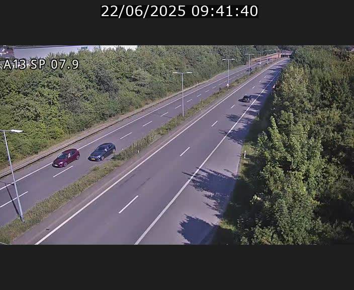 <h2>Traffic live webcam Luxembourg Jonction Lankelz - A13 direction Pétange - BK 7.9</h2>