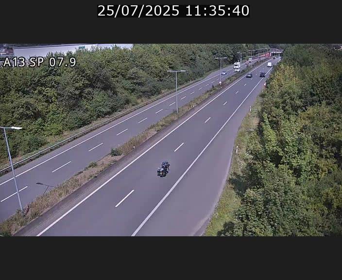 <h2>Traffic live webcam Luxembourg Jonction Lankelz - A13 direction Pétange - BK 7.9</h2>