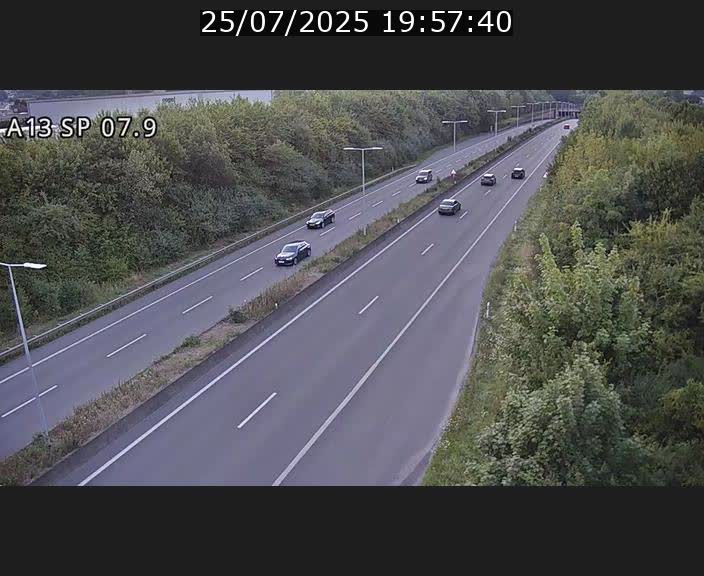 <h2>Traffic live webcam Luxembourg Jonction Lankelz - A13 direction Pétange - BK 7.9</h2>