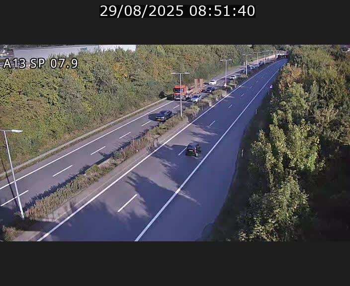<h2>Traffic live webcam Luxembourg Jonction Lankelz - A13 direction Pétange - BK 7.9</h2>
