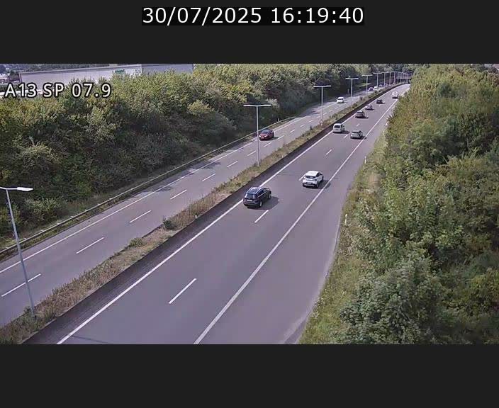 <h2>Traffic live webcam Luxembourg Jonction Lankelz - A13 direction Pétange - BK 7.9</h2>
