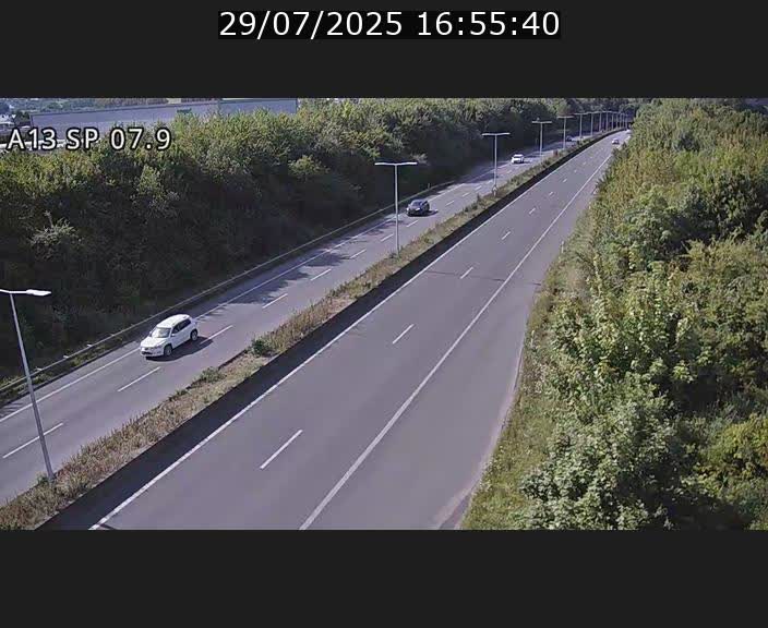 <h2>Traffic live webcam Luxembourg Jonction Lankelz - A13 direction Pétange - BK 7.9</h2>