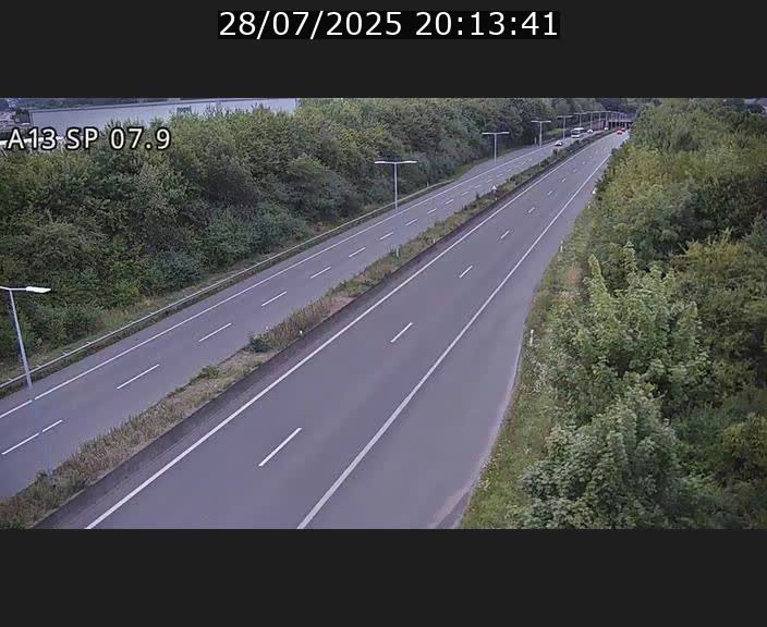 <h2>Traffic live webcam Luxembourg Jonction Lankelz - A13 direction Pétange - BK 7.9</h2>