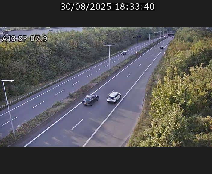 <h2>Traffic live webcam Luxembourg Jonction Lankelz - A13 direction Pétange - BK 7.9</h2>