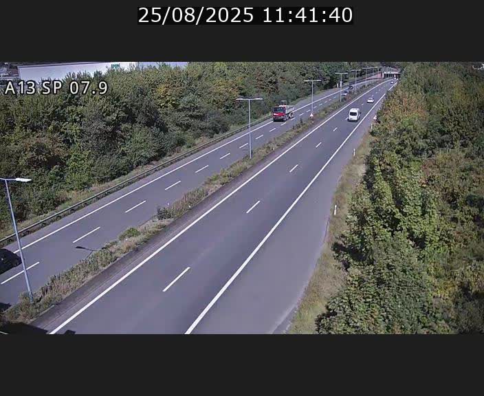 <h2>Traffic live webcam Luxembourg Jonction Lankelz - A13 direction Pétange - BK 7.9</h2>