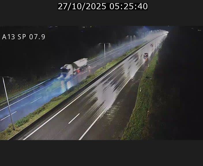 <h2>Traffic live webcam Luxembourg Jonction Lankelz - A13 direction Pétange - BK 7.9</h2>