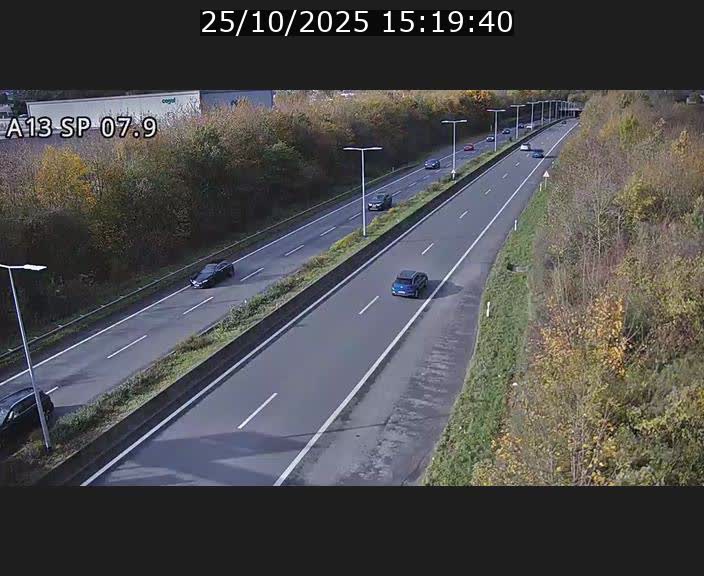 <h2>Traffic live webcam Luxembourg Jonction Lankelz - A13 direction Pétange - BK 7.9</h2>