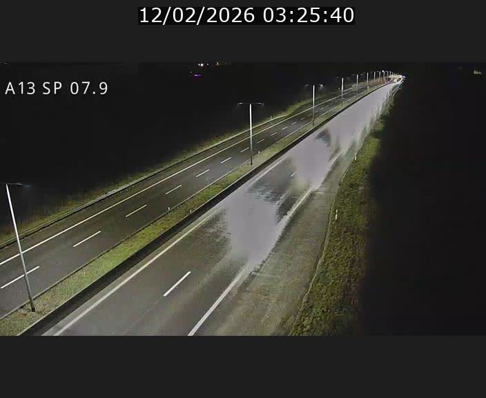 <h2>Traffic live webcam Luxembourg Jonction Lankelz - A13 direction Pétange - BK 7.9</h2>