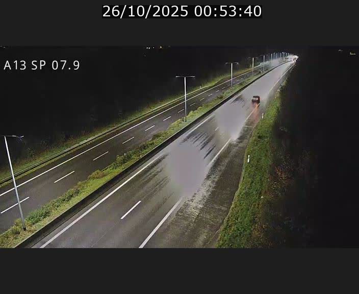 <h2>Traffic live webcam Luxembourg Jonction Lankelz - A13 direction Pétange - BK 7.9</h2>