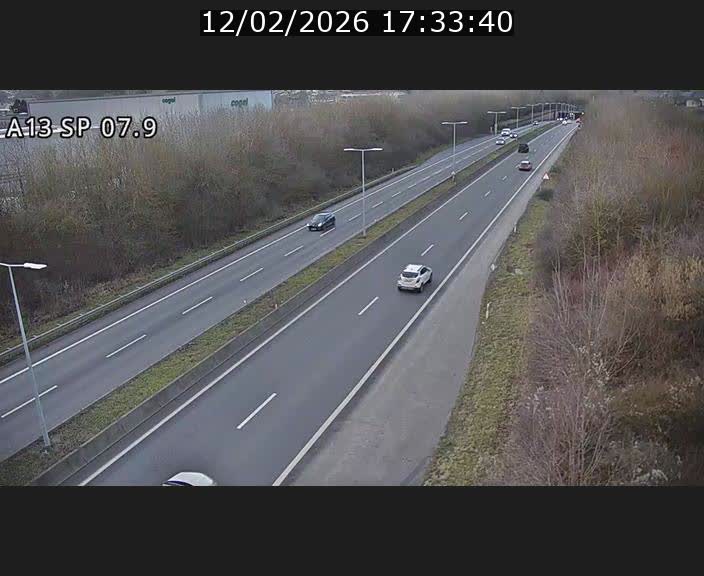 <h2>Traffic live webcam Luxembourg Jonction Lankelz - A13 direction Pétange - BK 7.9</h2>