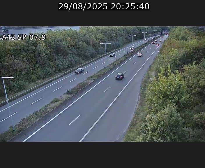 <h2>Traffic live webcam Luxembourg Jonction Lankelz - A13 direction Pétange - BK 7.9</h2>