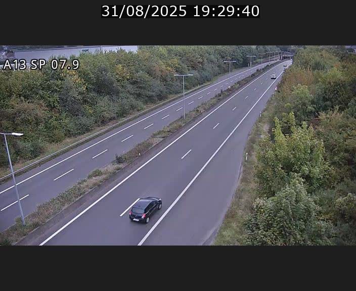 <h2>Traffic live webcam Luxembourg Jonction Lankelz - A13 direction Pétange - BK 7.9</h2>