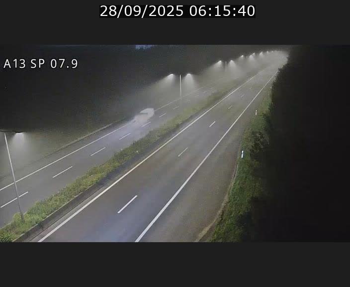<h2>Traffic live webcam Luxembourg Jonction Lankelz - A13 direction Pétange - BK 7.9</h2>
