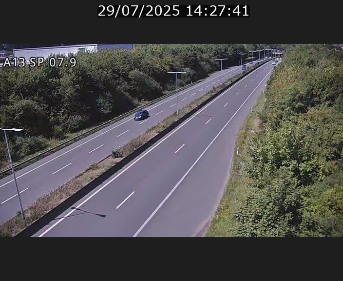 <h2>Traffic live webcam Luxembourg Jonction Lankelz - A13 direction Pétange - BK 7.9</h2>