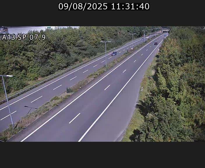 <h2>Traffic live webcam Luxembourg Jonction Lankelz - A13 direction Pétange - BK 7.9</h2>