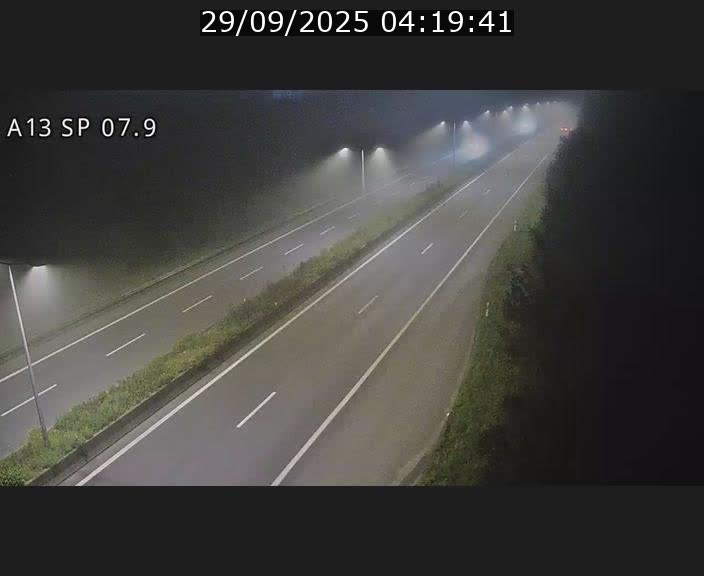 <h2>Traffic live webcam Luxembourg Jonction Lankelz - A13 direction Pétange - BK 7.9</h2>