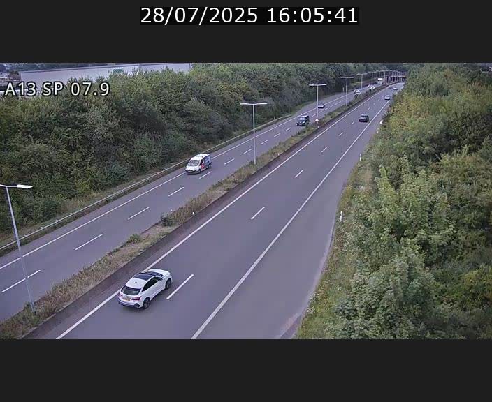 <h2>Traffic live webcam Luxembourg Jonction Lankelz - A13 direction Pétange - BK 7.9</h2>