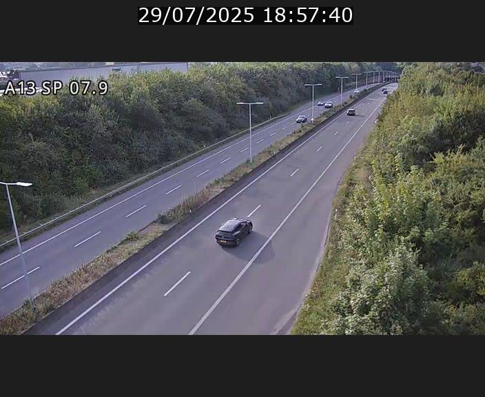 <h2>Traffic live webcam Luxembourg Jonction Lankelz - A13 direction Pétange - BK 7.9</h2>