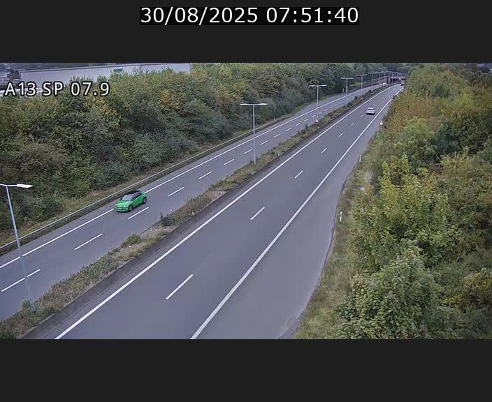 <h2>Traffic live webcam Luxembourg Jonction Lankelz - A13 direction Pétange - BK 7.9</h2>