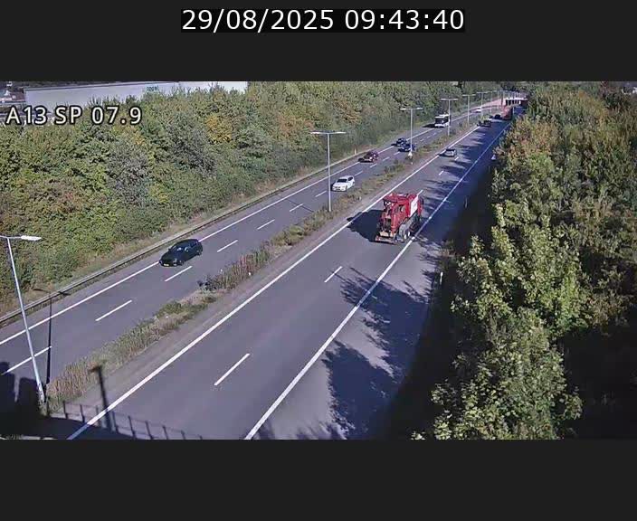 <h2>Traffic live webcam Luxembourg Jonction Lankelz - A13 direction Pétange - BK 7.9</h2>