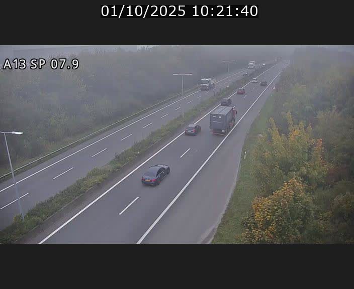 <h2>Traffic live webcam Luxembourg Jonction Lankelz - A13 direction Pétange - BK 7.9</h2>
