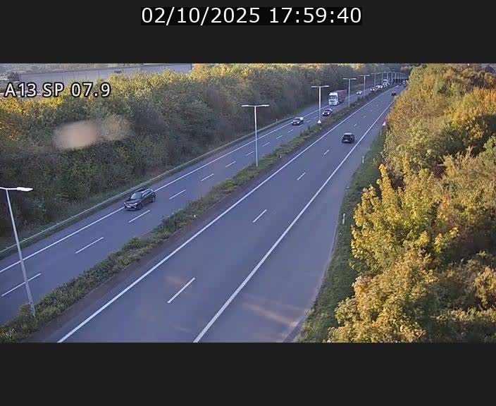 <h2>Traffic live webcam Luxembourg Jonction Lankelz - A13 direction Pétange - BK 7.9</h2>