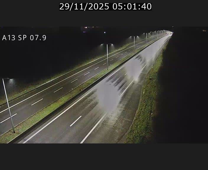 <h2>Traffic live webcam Luxembourg Jonction Lankelz - A13 direction Pétange - BK 7.9</h2>