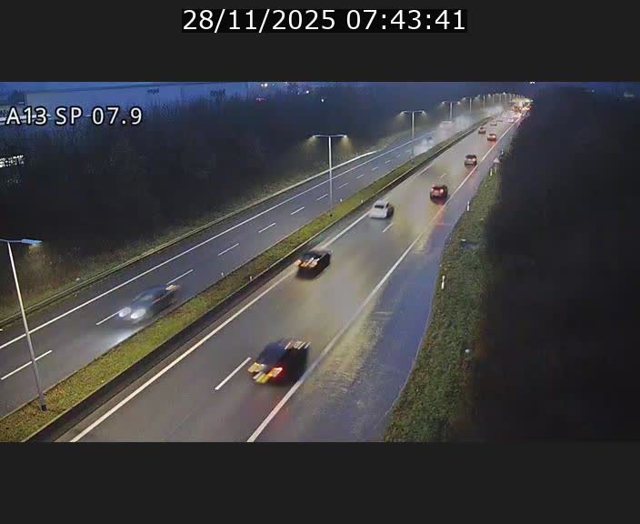 <h2>Traffic live webcam Luxembourg Jonction Lankelz - A13 direction Pétange - BK 7.9</h2>