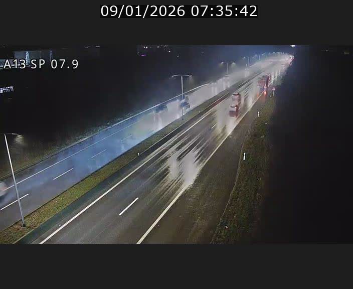 <h2>Traffic live webcam Luxembourg Jonction Lankelz - A13 direction Pétange - BK 7.9</h2>