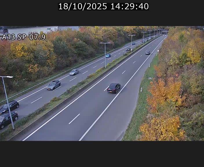 <h2>Traffic live webcam Luxembourg Jonction Lankelz - A13 direction Pétange - BK 7.9</h2>