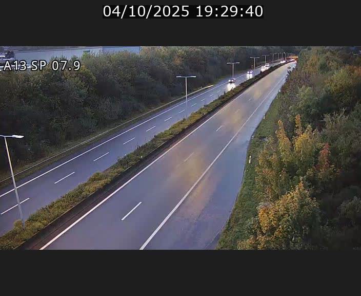 <h2>Traffic live webcam Luxembourg Jonction Lankelz - A13 direction Pétange - BK 7.9</h2>