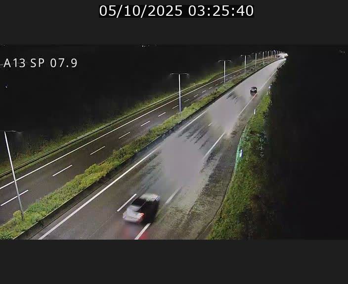 <h2>Traffic live webcam Luxembourg Jonction Lankelz - A13 direction Pétange - BK 7.9</h2>
