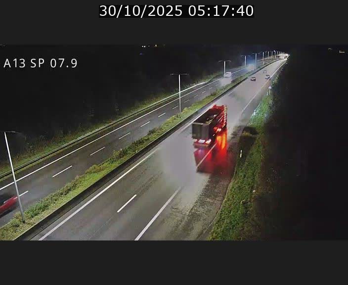 <h2>Traffic live webcam Luxembourg Jonction Lankelz - A13 direction Pétange - BK 7.9</h2>