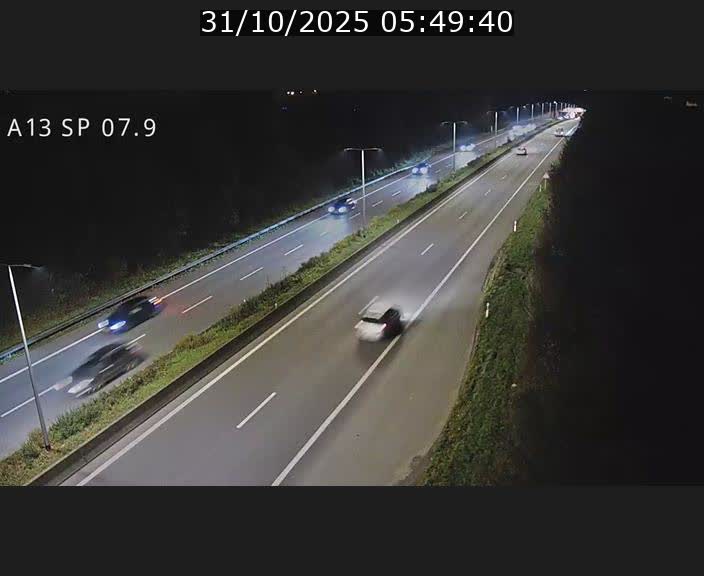 <h2>Traffic live webcam Luxembourg Jonction Lankelz - A13 direction Pétange - BK 7.9</h2>