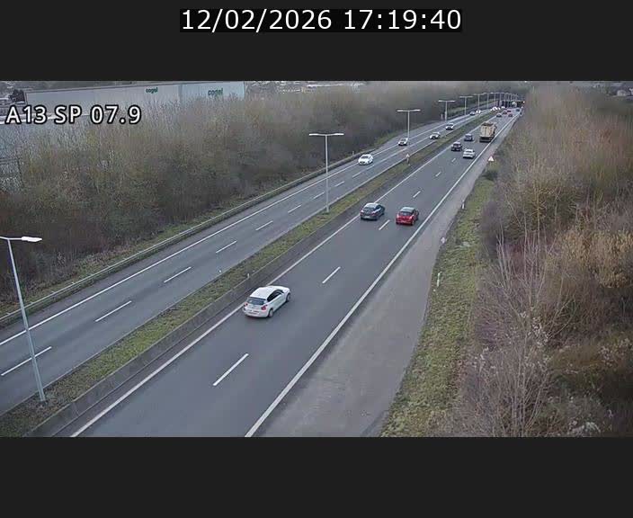 <h2>Traffic live webcam Luxembourg Jonction Lankelz - A13 direction Pétange - BK 7.9</h2>