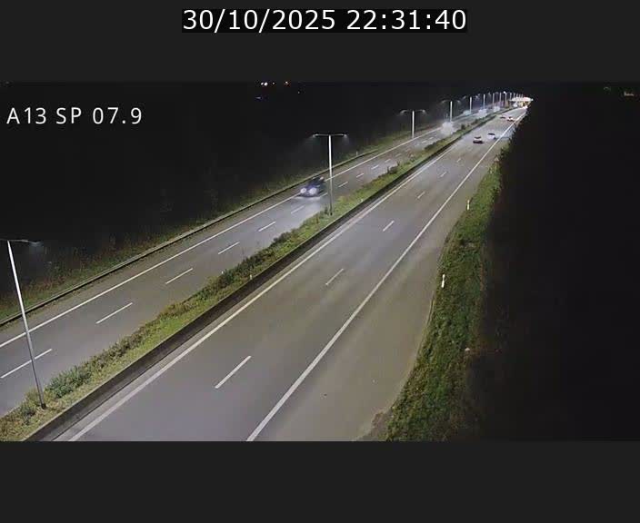 <h2>Traffic live webcam Luxembourg Jonction Lankelz - A13 direction Pétange - BK 7.9</h2>