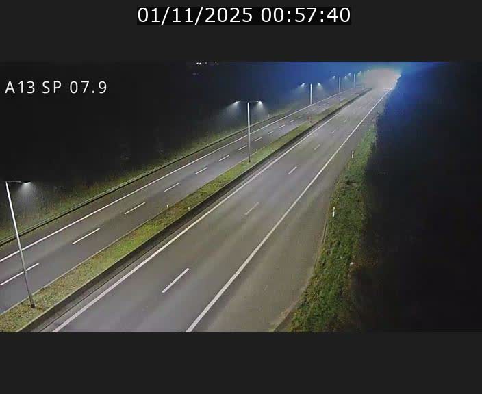 <h2>Traffic live webcam Luxembourg Jonction Lankelz - A13 direction Pétange - BK 7.9</h2>