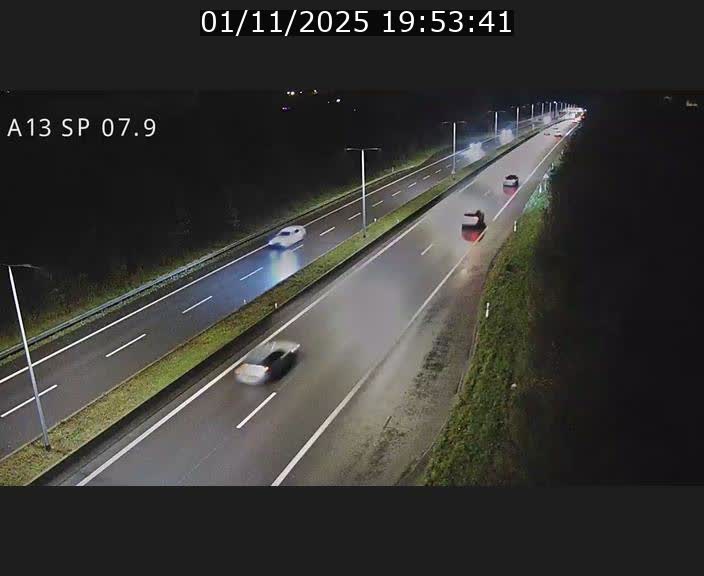 <h2>Traffic live webcam Luxembourg Jonction Lankelz - A13 direction Pétange - BK 7.9</h2>