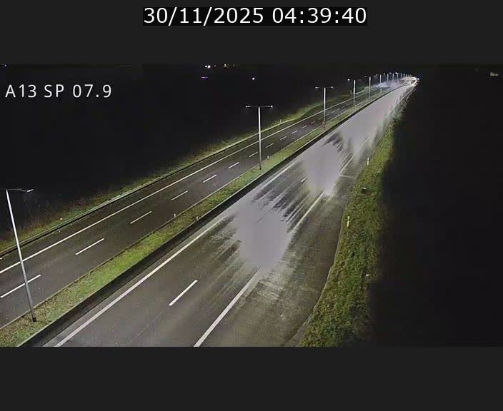 <h2>Traffic live webcam Luxembourg Jonction Lankelz - A13 direction Pétange - BK 7.9</h2>