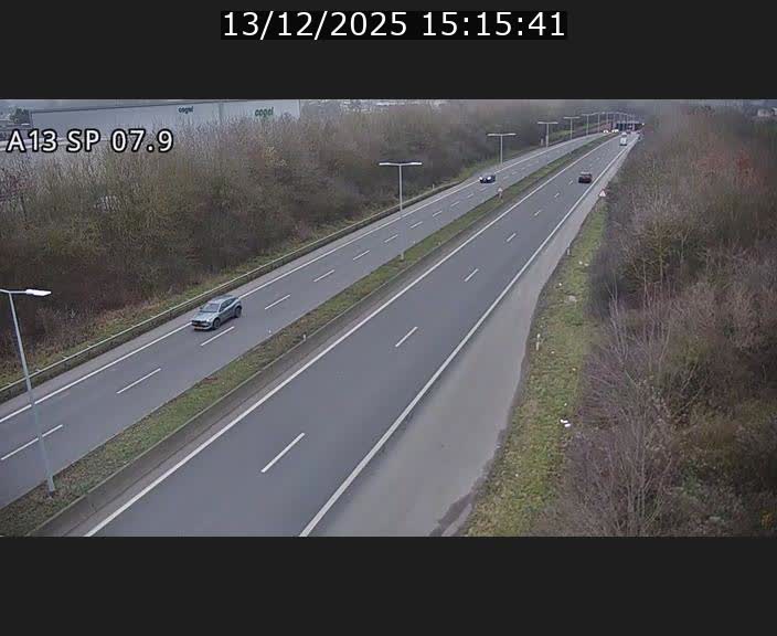 <h2>Traffic live webcam Luxembourg Jonction Lankelz - A13 direction Pétange - BK 7.9</h2>
