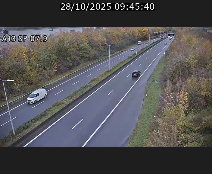<h2>Traffic live webcam Luxembourg Jonction Lankelz - A13 direction Pétange - BK 7.9</h2>