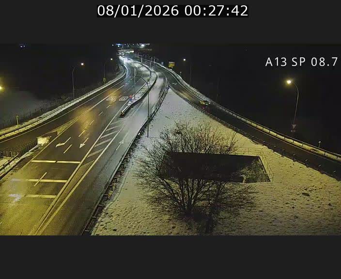 Traffic live webcam Luxembourg Jonction Lankelz - A13 direction Pétange - BK 8.7 