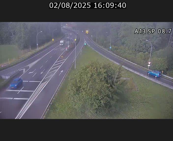 Traffic live webcam Luxembourg Jonction Lankelz - A13 direction Pétange - BK 8.7 