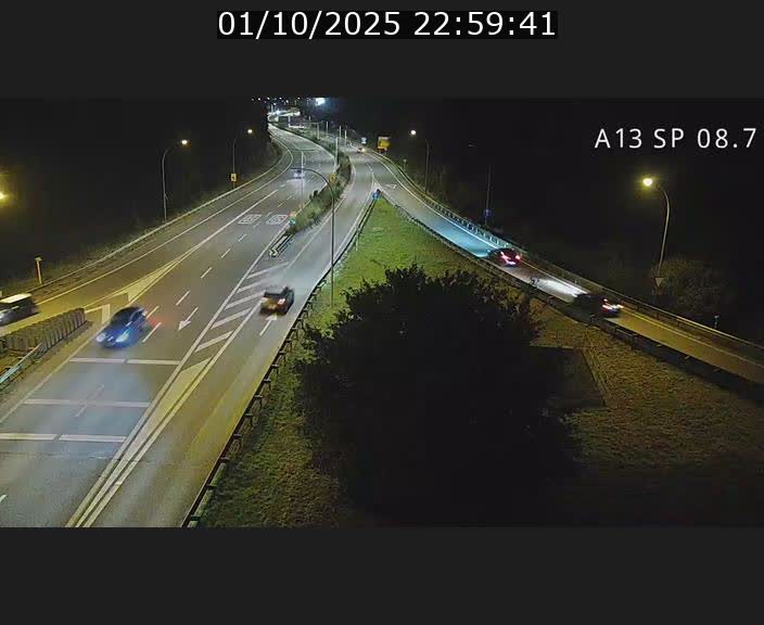 <h2>Traffic live webcam Luxembourg Jonction Lankelz - A13 direction Pétange - BK 8.7 </h2>