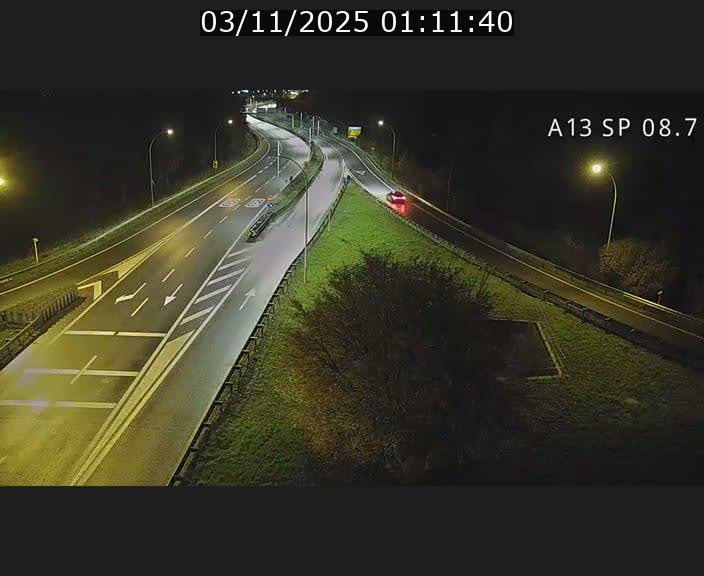<h2>Traffic live webcam Luxembourg Jonction Lankelz - A13 direction Pétange - BK 8.7 </h2>