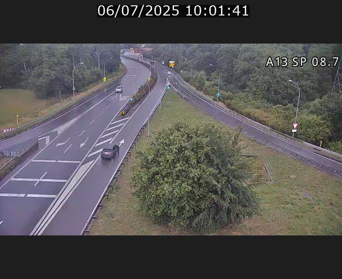 Traffic live webcam Luxembourg Jonction Lankelz - A13 direction Pétange - BK 8.7 