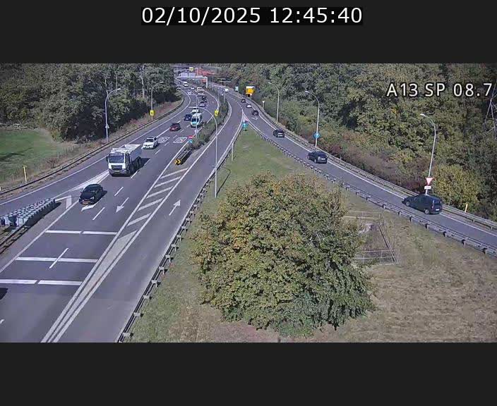 <h2>Traffic live webcam Luxembourg Jonction Lankelz - A13 direction Pétange - BK 8.7 </h2>