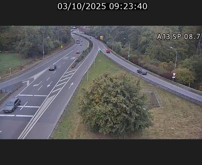<h2>Traffic live webcam Luxembourg Jonction Lankelz - A13 direction Pétange - BK 8.7 </h2>