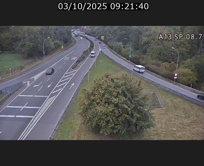 <h2>Traffic live webcam Luxembourg Jonction Lankelz - A13 direction Pétange - BK 8.7 </h2>